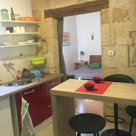 Appart Sympa Dans Le Vieux Nimes Exterior photo