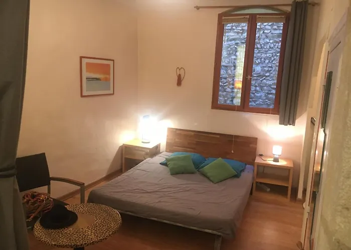 Appart Sympa Dans Le Vieux Nimes