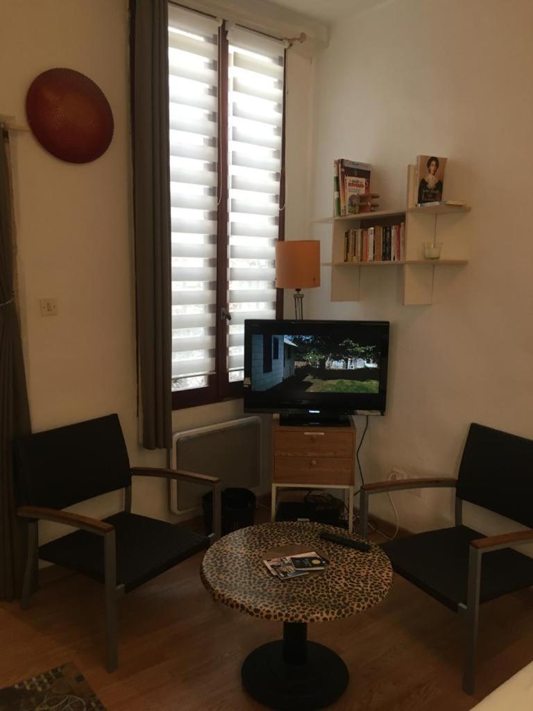 Sympa Dans Le Vieux Appartement